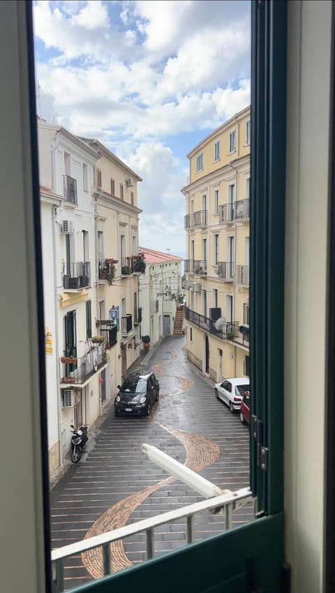 Neighbourhood, Street view