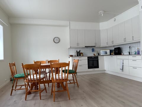 Seating area, Dining area, dishwasher, oven, stove, kitchen