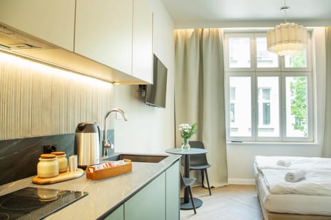 TV and multimedia, Photo of the whole room, Inner courtyard view