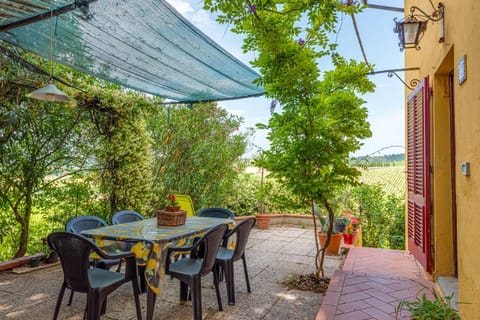 Property building, Balcony/Terrace, Living room