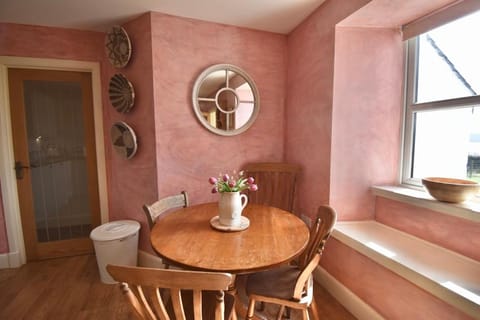 Grouse Cottage House in Scotland