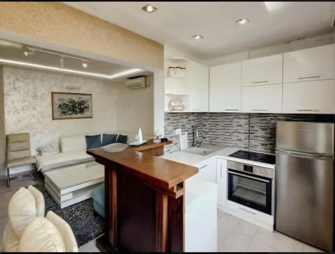 Holiday 1 Apartment in Dobrota