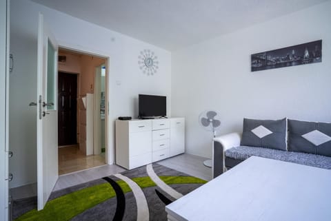 TV and multimedia, wardrobe