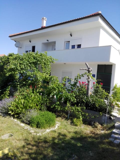 Apartment Marijan - Rtina Apartment in Zadar County