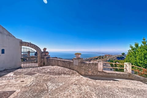 Al Torrione 2 Apartment in Province of Foggia