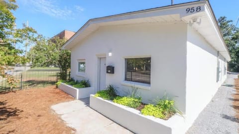 Property building, Day, Garden