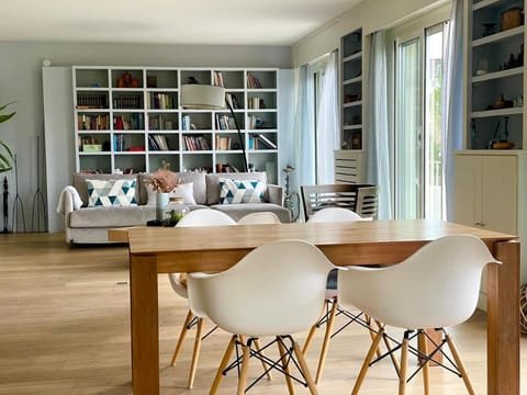 Le Saint-Cloud 155 m2 Located 15 Minutes from Paris Apartment in Saint-Cloud