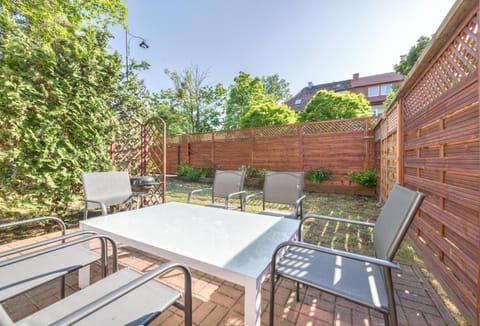 Garden, Seating area, Garden view