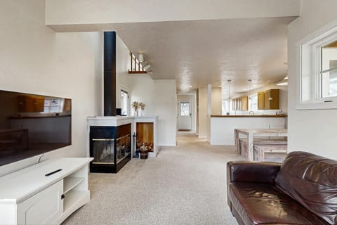 BareFoot Breeze House in Pacific City