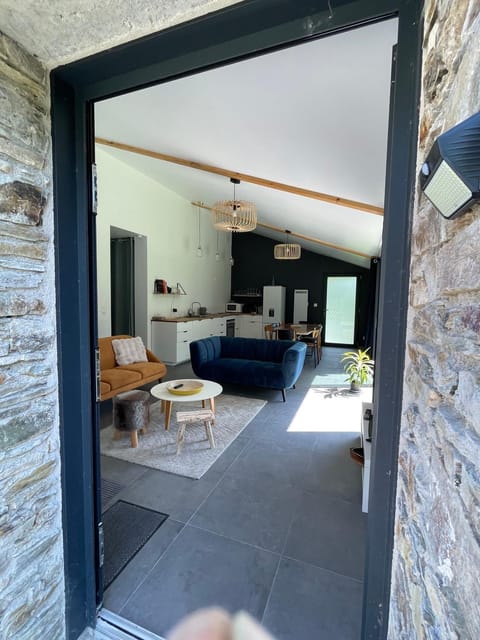 Facade/entrance, Kitchen or kitchenette, Living room, Seating area, Dining area