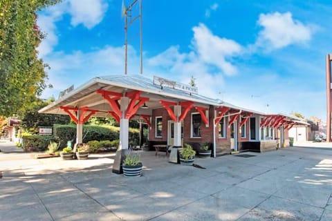Rooftop Studio House in McMinnville