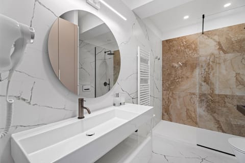 Shower, Bathroom, Bath, towels