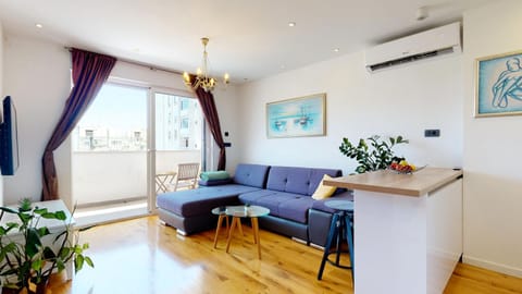 TV and multimedia, Living room, air conditioner