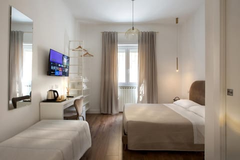 Bed, TV and multimedia, Photo of the whole room, Bedroom, towels, wardrobe