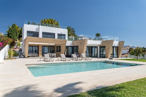 Property building, Pool view, Swimming pool, Swimming pool