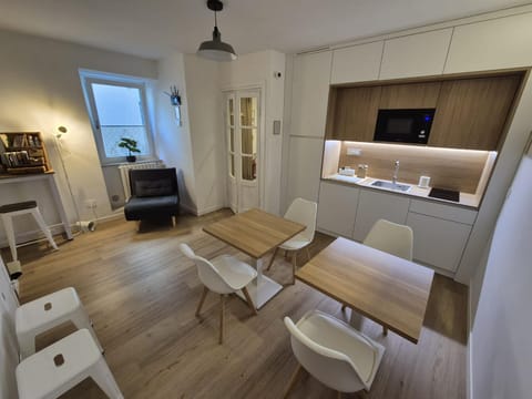 Kitchen or kitchenette, Living room, Dining area