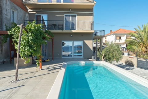 Property building, Swimming pool