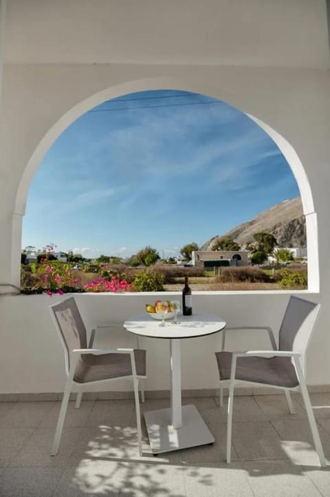 View (from property/room), Balcony/Terrace, Seating area