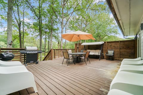 Patio, BBQ facilities, Dining area