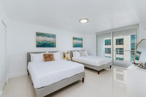 Amazing 2BR at Brickell Free Parking House in Brickell