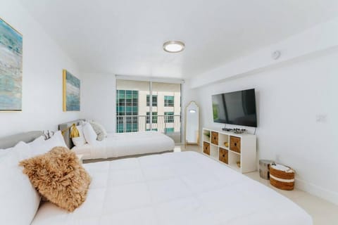 Amazing 2BR at Brickell Free Parking House in Brickell