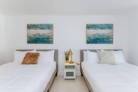 Amazing 2BR at Brickell Free Parking House in Brickell