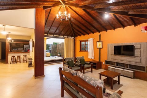 4-Bedroom House with Jacuzzi in Búzios | CBC 16 House in Armacao dos Buzios