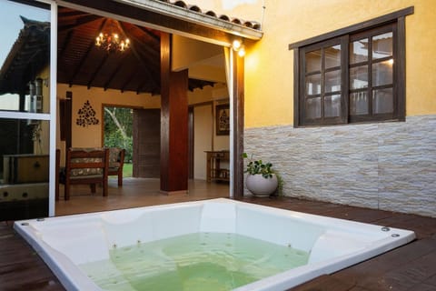 4-Bedroom House with Jacuzzi in Búzios | CBC 16 House in Armacao dos Buzios