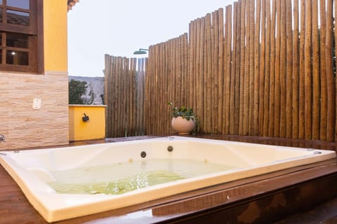 4-Bedroom House with Jacuzzi in Búzios | CBC 16 House in Armacao dos Buzios