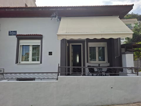 Property building, View (from property/room), Balcony/Terrace