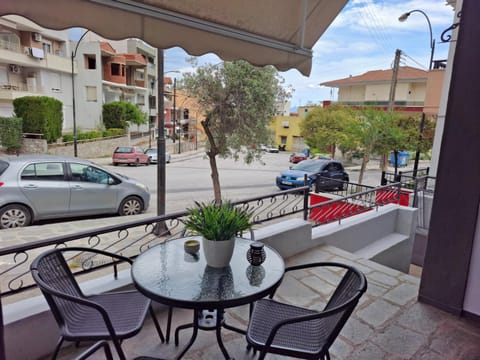 City view, Street view, Location