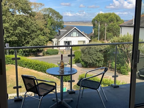 Natural landscape, Balcony/Terrace, Dining area, Sea view