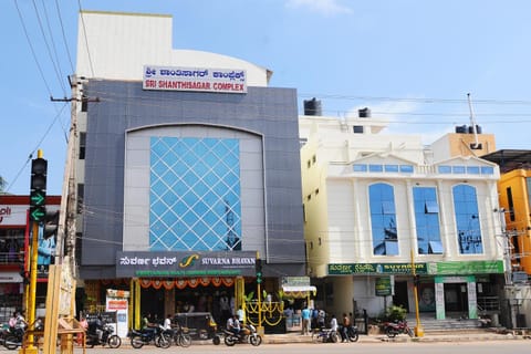Property building, Facade/entrance, Bird's eye view