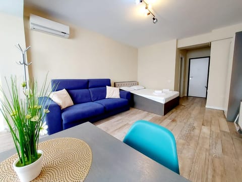 Bed, Photo of the whole room, Bedroom, air conditioner