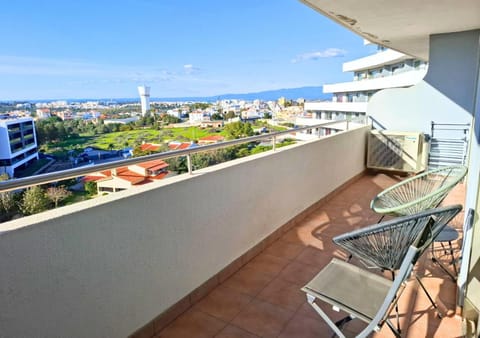 Natural landscape, View (from property/room), Balcony/Terrace, City view