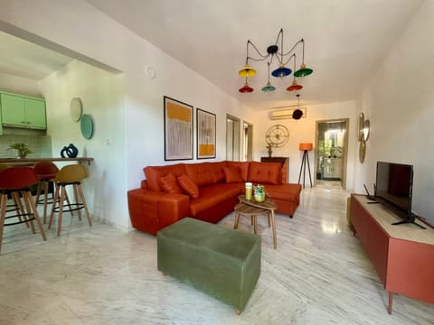 TV and multimedia, Living room, Seating area, Dining area, Evening entertainment