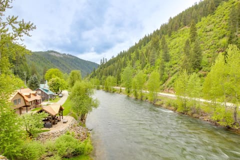 Hike and Fish Mountain Getaway in Avery! Apartment in Idaho