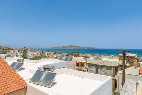 Property building, Nearby landmark, Day, Natural landscape, Balcony/Terrace, Beach, City view, Mountain view, Sea view