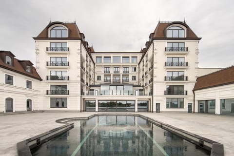 Property building, Day