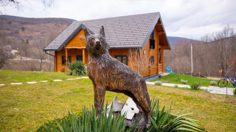 Wooden Villa Old Oak Plitvice Lakes Apartment in Plitvice Lakes Park