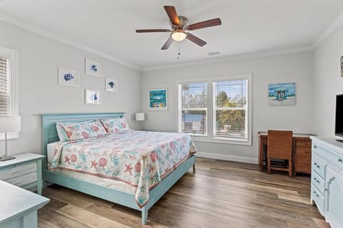 Adventures in Paradise - Waterfront Pool Home, 26' Dock House in Marathon