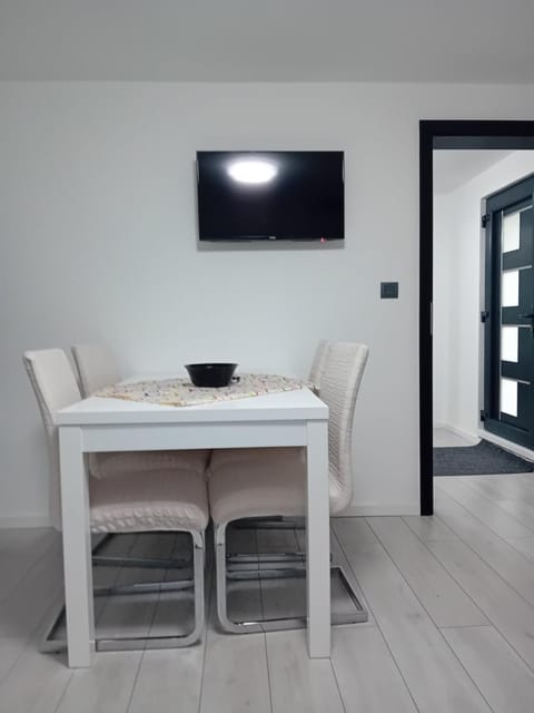 TV and multimedia, Dining area