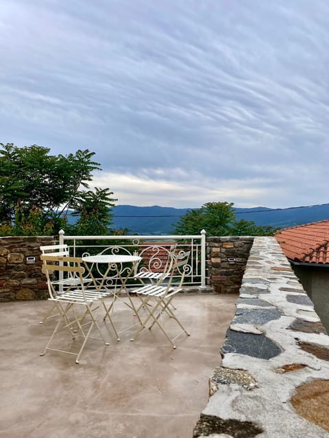 Patio, Natural landscape, View (from property/room), Balcony/Terrace, Balcony/Terrace, Lake view, Mountain view