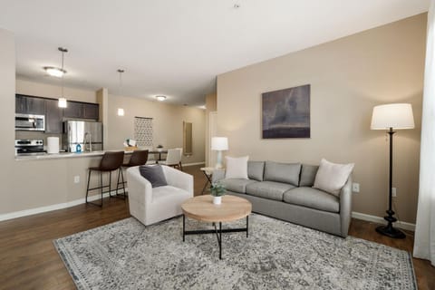 Cozy Dublin 2BR 1st Floor Easy Free Parking! Apartment in Hilliard