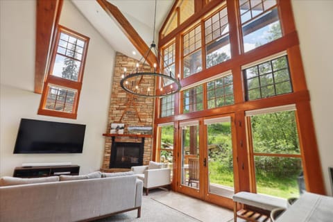 Elkpoint - Unit 8 House in Purgatory