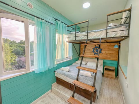 Bed, Bedroom, bunk bed