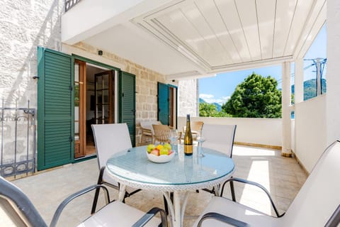 View (from property/room), Balcony/Terrace, Seating area