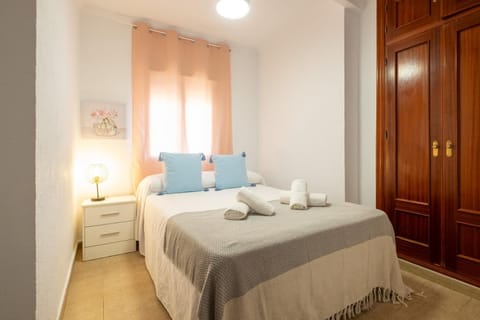 Bed, Photo of the whole room, Bedroom, towels, towels, wardrobe