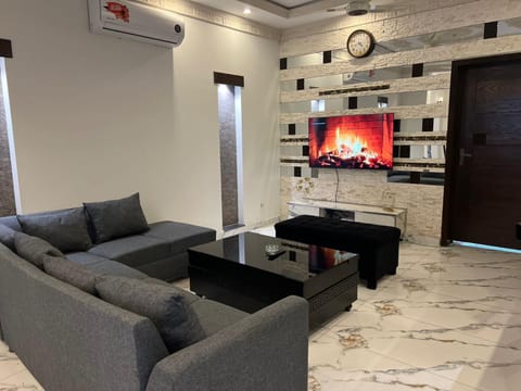 TV and multimedia, Seating area