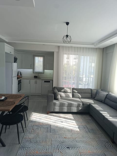 Kitchen or kitchenette, Living room, Seating area, Dining area, oven, stove